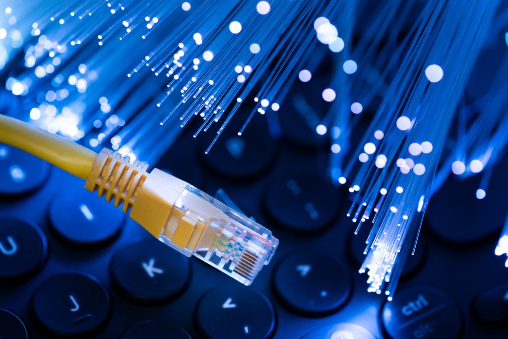 broadband vs fiber